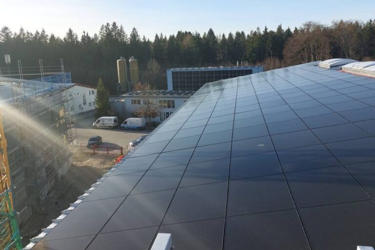 Metalldach photovoltaik